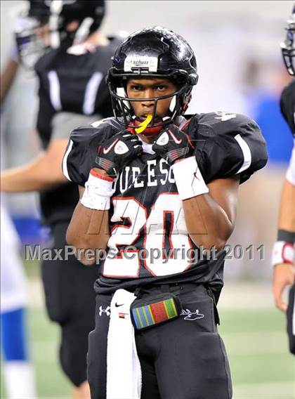 Thumbnail 1 in Burleson vs. Midway (4A Division 1 Region 1 Bi-District) photogallery.