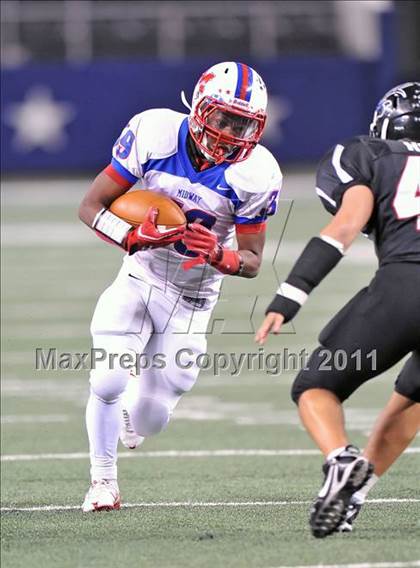Thumbnail 1 in Burleson vs. Midway (4A Division 1 Region 1 Bi-District) photogallery.