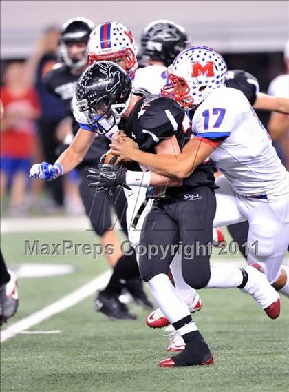 Thumbnail 2 in Burleson vs. Midway (4A Division 1 Region 1 Bi-District) photogallery.