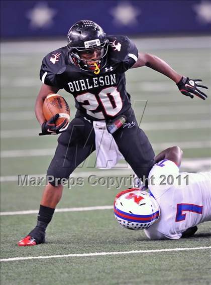 Thumbnail 2 in Burleson vs. Midway (4A Division 1 Region 1 Bi-District) photogallery.