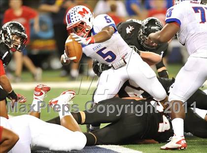 Thumbnail 1 in Burleson vs. Midway (4A Division 1 Region 1 Bi-District) photogallery.
