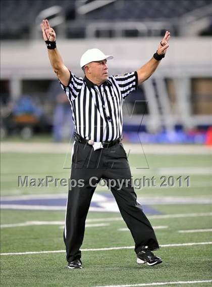 Thumbnail 1 in Burleson vs. Midway (4A Division 1 Region 1 Bi-District) photogallery.