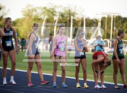 Thumbnail 3 in FHSAA Class 1A Final (800m) photogallery.
