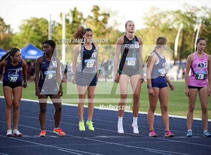 Thumbnail 1 in FHSAA Class 1A Final (800m) photogallery.