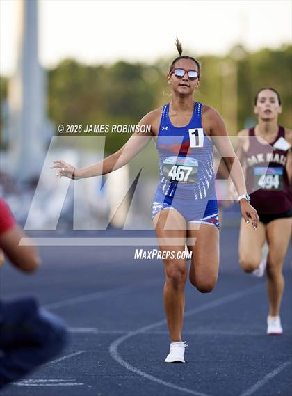 Thumbnail 2 in FHSAA Class 1A Final (800m) photogallery.