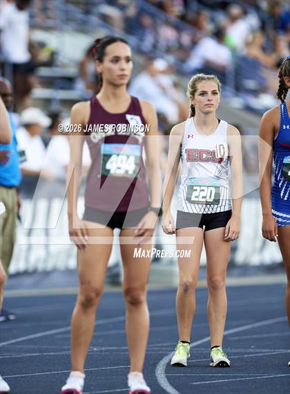 Thumbnail 3 in FHSAA Class 1A Final (800m) photogallery.