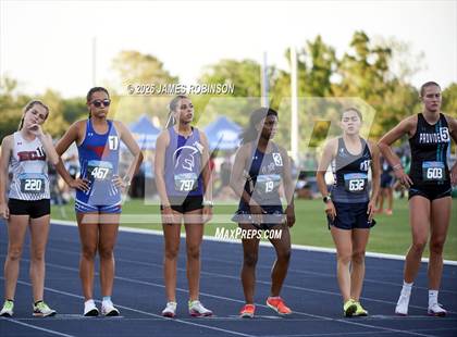 Thumbnail 1 in FHSAA Class 1A Final (800m) photogallery.