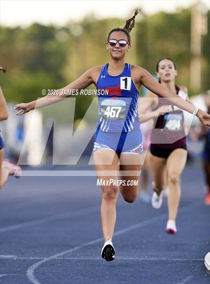 Thumbnail 3 in FHSAA Class 1A Final (800m) photogallery.