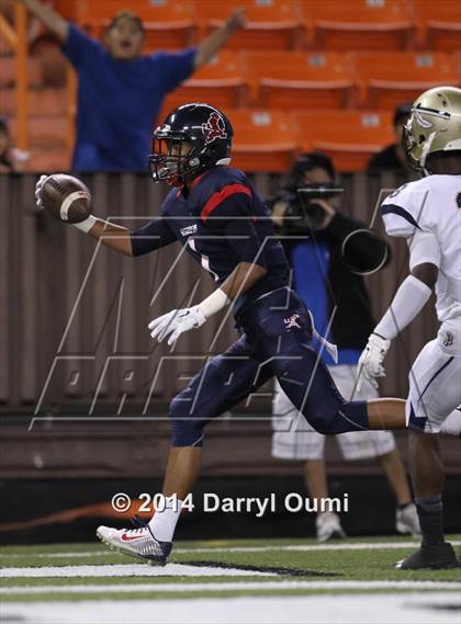 Thumbnail 3 in St. John Bosco vs. St. Louis photogallery.