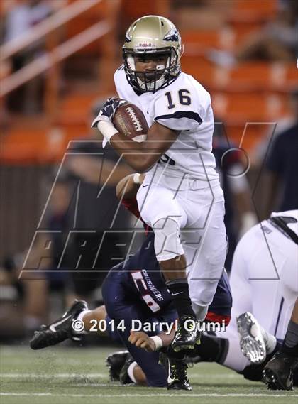 Thumbnail 1 in St. John Bosco vs. St. Louis photogallery.