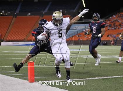 Thumbnail 2 in St. John Bosco vs. St. Louis photogallery.