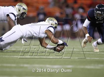 Thumbnail 1 in St. John Bosco vs. St. Louis photogallery.