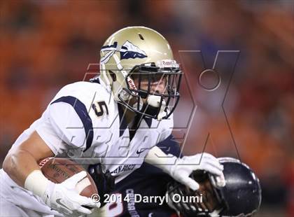 Thumbnail 3 in St. John Bosco vs. St. Louis photogallery.
