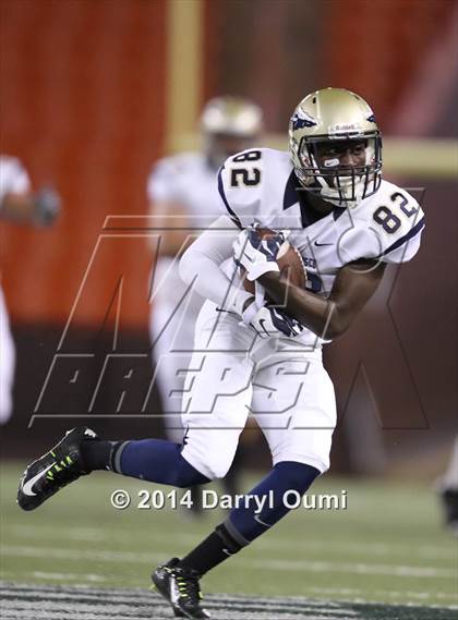 Thumbnail 1 in St. John Bosco vs. St. Louis photogallery.