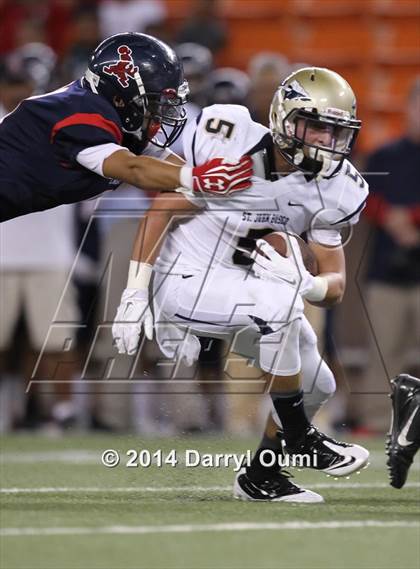 Thumbnail 3 in St. John Bosco vs. St. Louis photogallery.