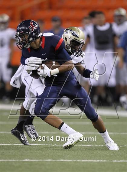 Thumbnail 2 in St. John Bosco vs. St. Louis photogallery.