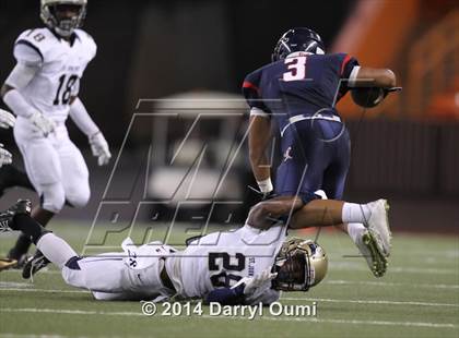 Thumbnail 2 in St. John Bosco vs. St. Louis photogallery.