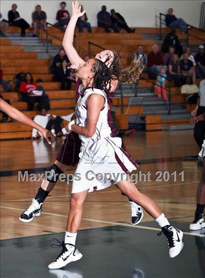 Thumbnail 2 in Clear Creek vs. A&M Consolidated (McDonalds Texas Invitational) photogallery.
