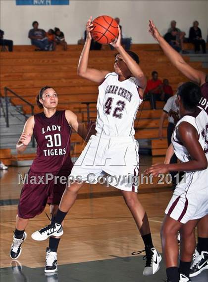 Thumbnail 3 in Clear Creek vs. A&M Consolidated (McDonalds Texas Invitational) photogallery.