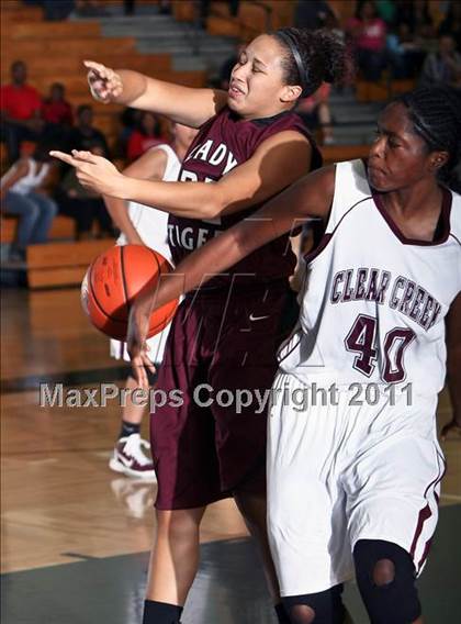 Thumbnail 3 in Clear Creek vs. A&M Consolidated (McDonalds Texas Invitational) photogallery.