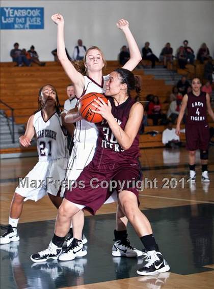 Thumbnail 3 in Clear Creek vs. A&M Consolidated (McDonalds Texas Invitational) photogallery.