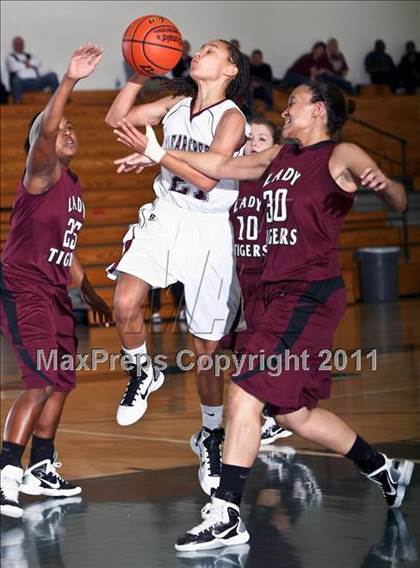 Thumbnail 1 in Clear Creek vs. A&M Consolidated (McDonalds Texas Invitational) photogallery.