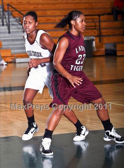 Thumbnail 1 in Clear Creek vs. A&M Consolidated (McDonalds Texas Invitational) photogallery.