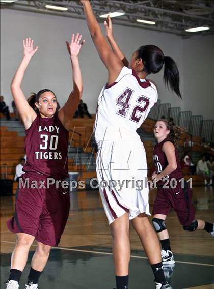 Thumbnail 1 in Clear Creek vs. A&M Consolidated (McDonalds Texas Invitational) photogallery.