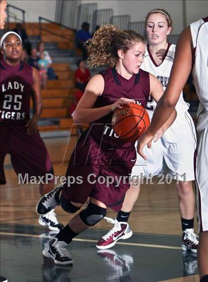 Thumbnail 3 in Clear Creek vs. A&M Consolidated (McDonalds Texas Invitational) photogallery.
