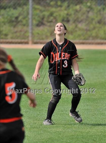 Thumbnail 3 in Warren vs Huntington Beach (Timberwolf Classic) photogallery.