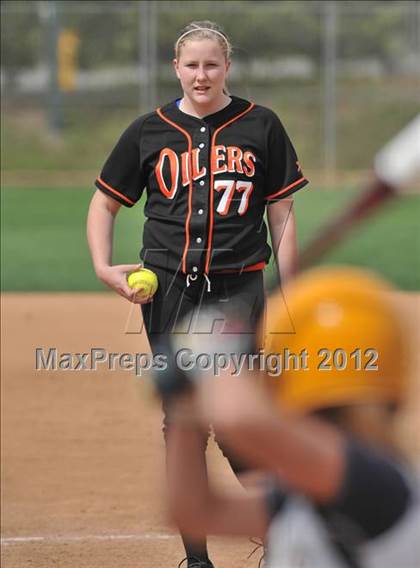 Thumbnail 1 in Warren vs Huntington Beach (Timberwolf Classic) photogallery.