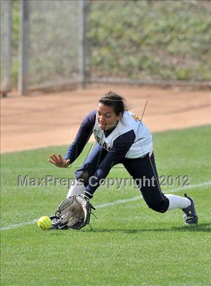 Thumbnail 3 in Warren vs Huntington Beach (Timberwolf Classic) photogallery.