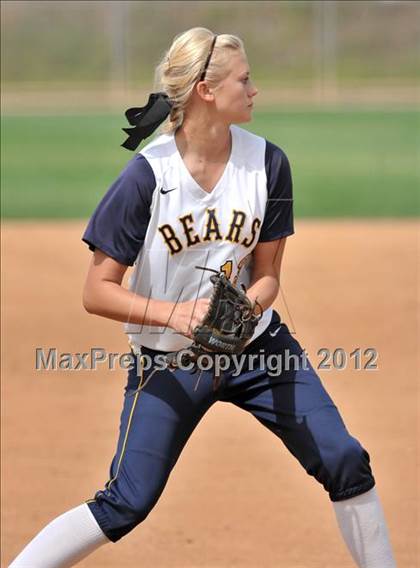 Thumbnail 1 in Warren vs Huntington Beach (Timberwolf Classic) photogallery.