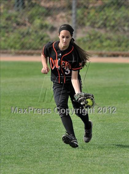 Thumbnail 2 in Warren vs Huntington Beach (Timberwolf Classic) photogallery.