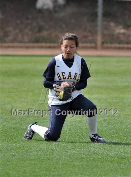 Thumbnail 3 in Warren vs Huntington Beach (Timberwolf Classic) photogallery.