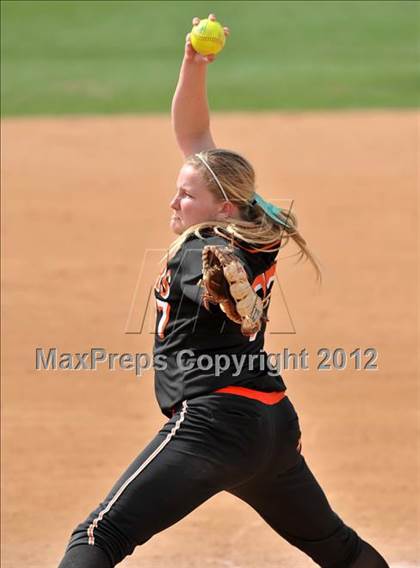 Thumbnail 2 in Warren vs Huntington Beach (Timberwolf Classic) photogallery.