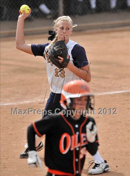 Thumbnail 1 in Warren vs Huntington Beach (Timberwolf Classic) photogallery.