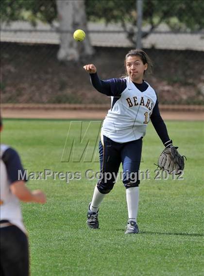 Thumbnail 1 in Warren vs Huntington Beach (Timberwolf Classic) photogallery.