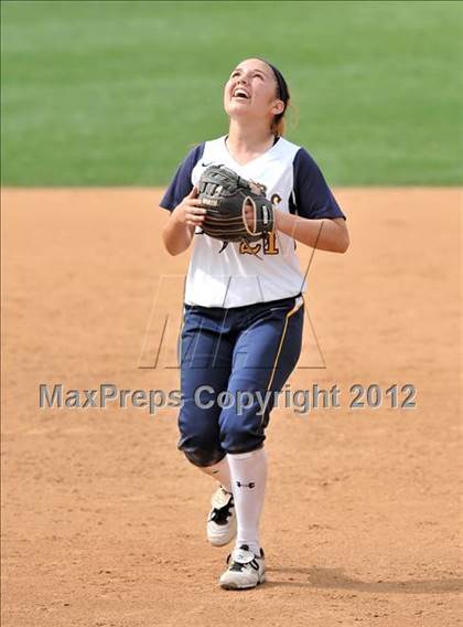 Thumbnail 3 in Warren vs Huntington Beach (Timberwolf Classic) photogallery.