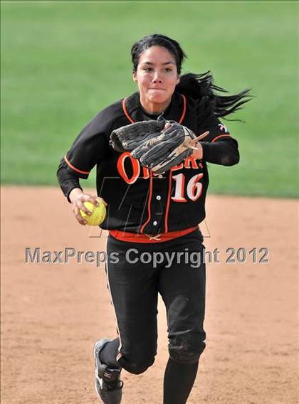 Thumbnail 3 in Warren vs Huntington Beach (Timberwolf Classic) photogallery.