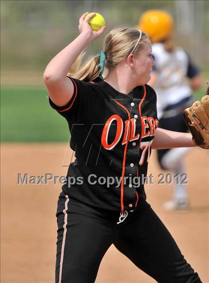 Thumbnail 3 in Warren vs Huntington Beach (Timberwolf Classic) photogallery.