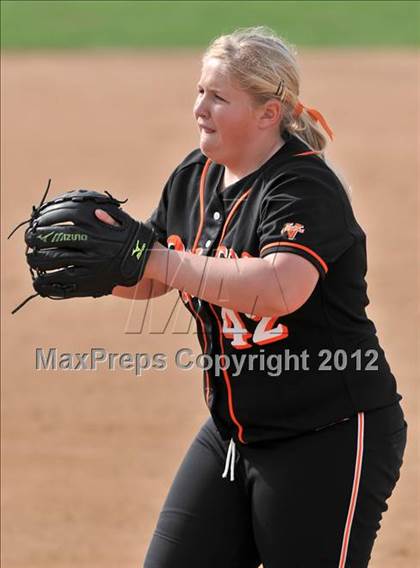 Thumbnail 3 in Warren vs Huntington Beach (Timberwolf Classic) photogallery.