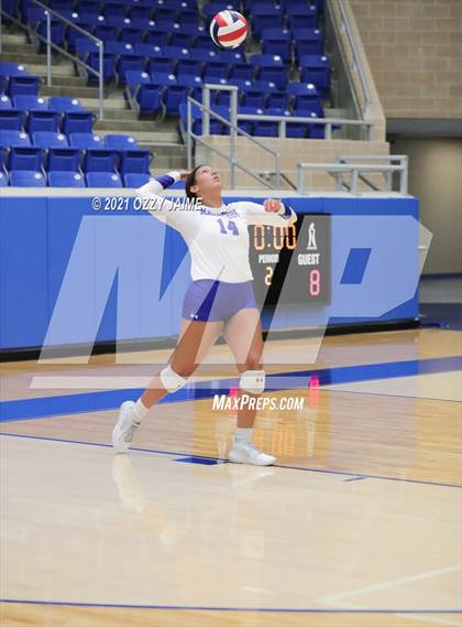 Thumbnail 3 in MacArthur vs. Marshall photogallery.