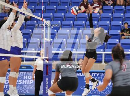 Thumbnail 1 in MacArthur vs. Marshall photogallery.