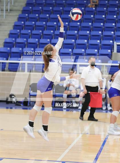 Thumbnail 3 in MacArthur vs. Marshall photogallery.