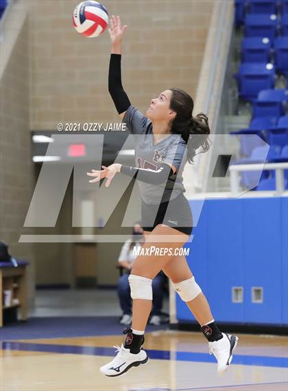 Thumbnail 3 in MacArthur vs. Marshall photogallery.