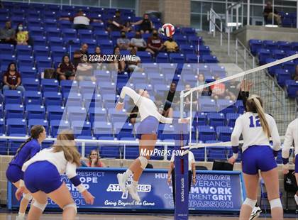 Thumbnail 3 in MacArthur vs. Marshall photogallery.
