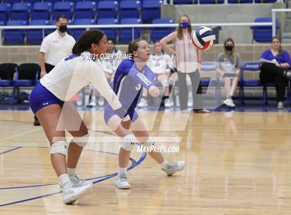Thumbnail 2 in MacArthur vs. Marshall photogallery.