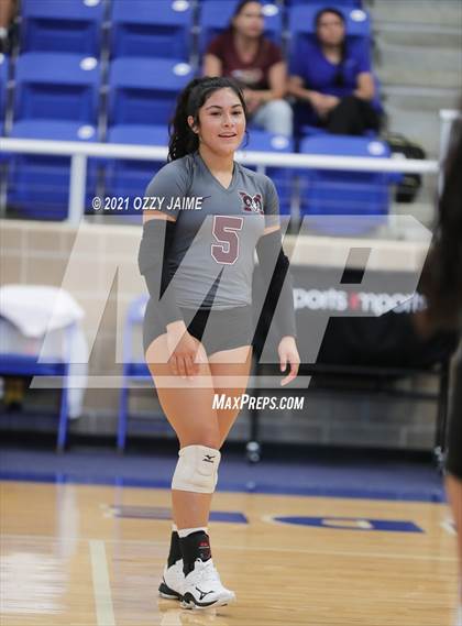 Thumbnail 2 in MacArthur vs. Marshall photogallery.