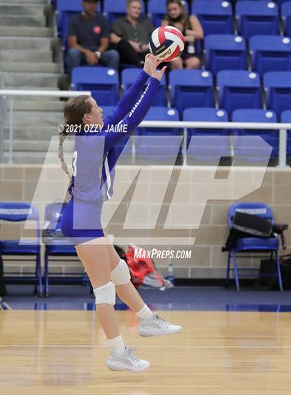 Thumbnail 3 in MacArthur vs. Marshall photogallery.